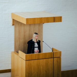 Isten kezében a próbák között